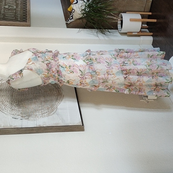 New Beautiful Floral Dress Size S - Picture 5 of 11